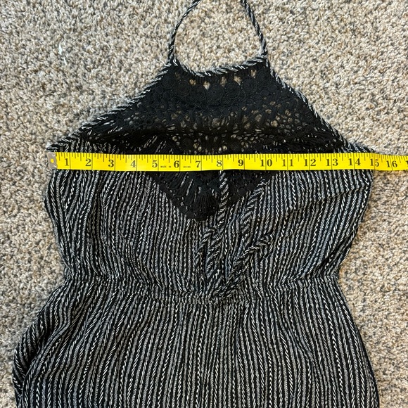 Main Strip Black & White Patterned Halter top Jumpsuit Size Medium - Picture 8 of 10